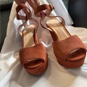 Kate Spade Saddle Brown Suede Platform Sandals with Ankle Strap size 9 EUC